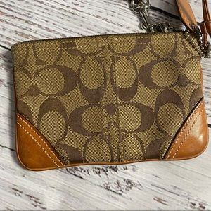 COACH SIGNATURE MINI WRISTLET